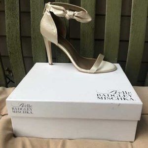 Badgley Mischka Satin Isabel Pump SZ9